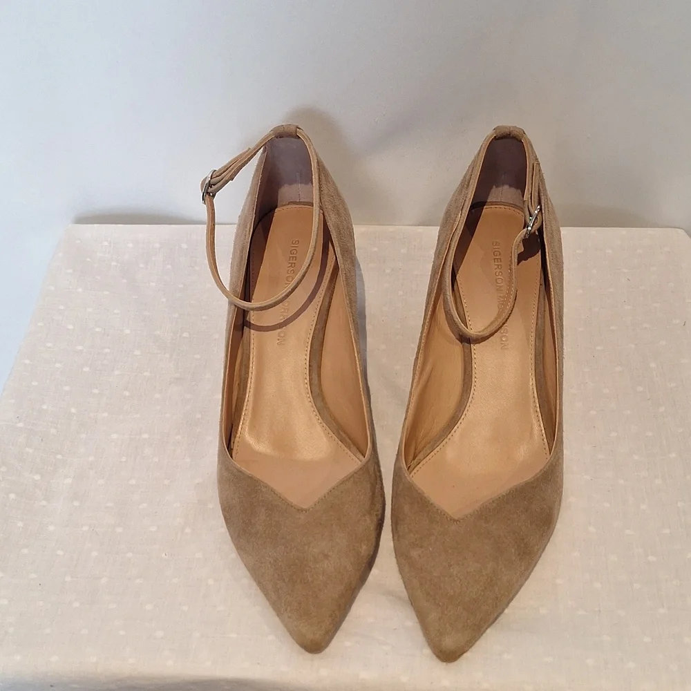 Sigerson Morrison Tan Suede Wedges Size 8